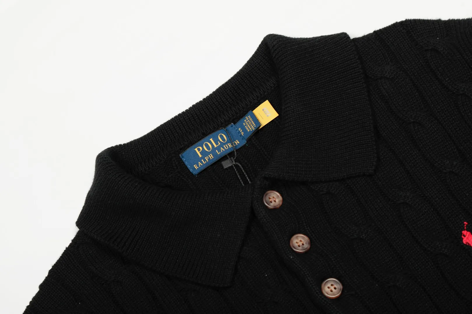 P250 Top quality" Style number: DS862# (not off the shelves all year round) [Ralph Lauren autumn and winter solid color pony embroidery logo knitted POLO lapel sweater] ✅Ralph Lauren Ralph Lauren classic basic lapel POLO same style knitted autumn and winter sweater for men and women ✅Main supplier platform live broadcast Wholesale entity Replenish when out of stock Not off the shelf ✅ZP quality 1:1 version Scan the code to enter the GF website Counter quality ✅Details and quality The only one in Guangzhou Imported high-quality cotton yarn, focusing on high-end, cost-effective, good quality needless to say ✅The version is restored to the original order, the maximum size can be worn up to 190 pounds, loose, comfortable and stress-free ✅The upper body is simple and easy to match, a must-have for men ootd, good-looking clothes are never picky, a must-have recommendation for couples' wardrobes Size: S-XL Color: Black White Gray Khaki Navy Blue White Label Navy Blue Red Label